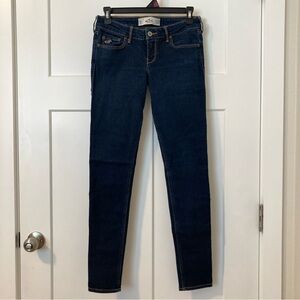 Hollister Women Dark Blue Skinny Jeans, Size 5R, W27 L29, Made in China.